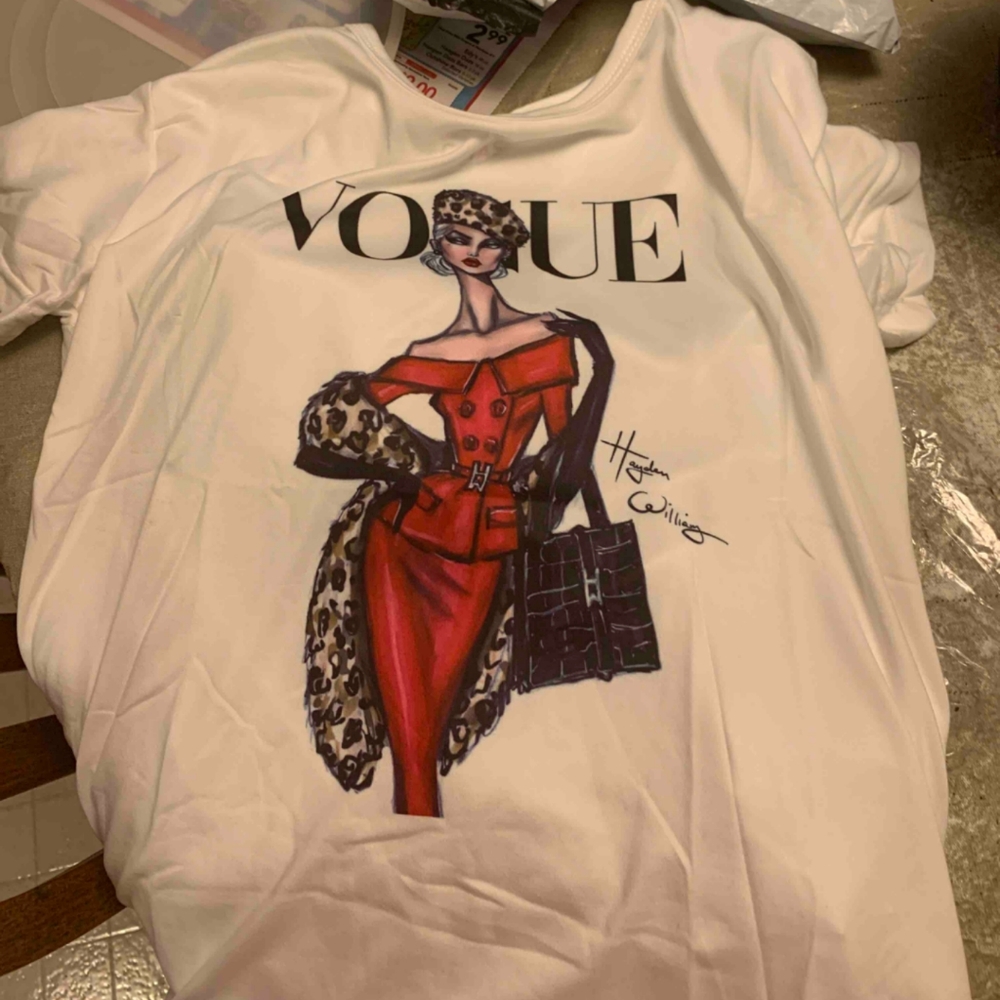 Vouge t shirt